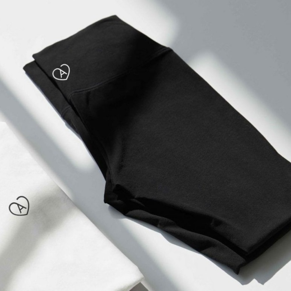 Aritzia Healthcare heroes leggings new